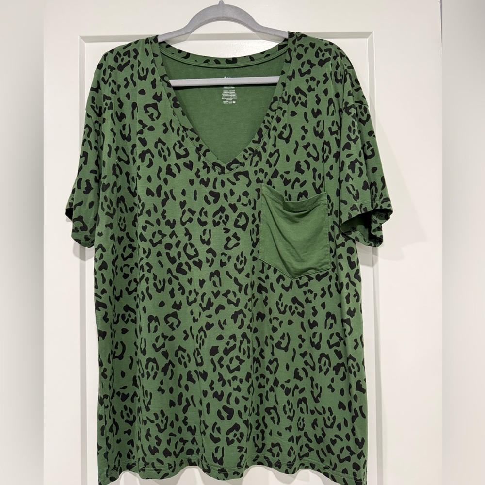 KYTE BABY Women’s Green Leopard Print V-Neck Top